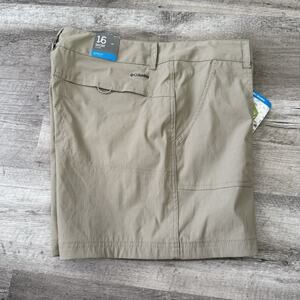 Columbia Kestrel Trail Shorts Womens Sz 16 Khaki 6” Inseam Omni-Shield NEW